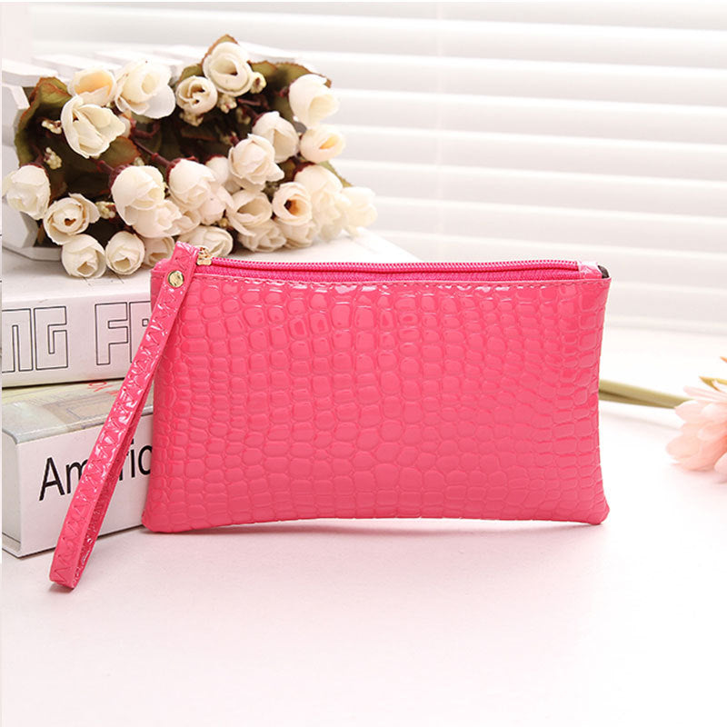 Portafoglio Donna in PU Effetto Coccodrillo 19×11 cm con Zip.